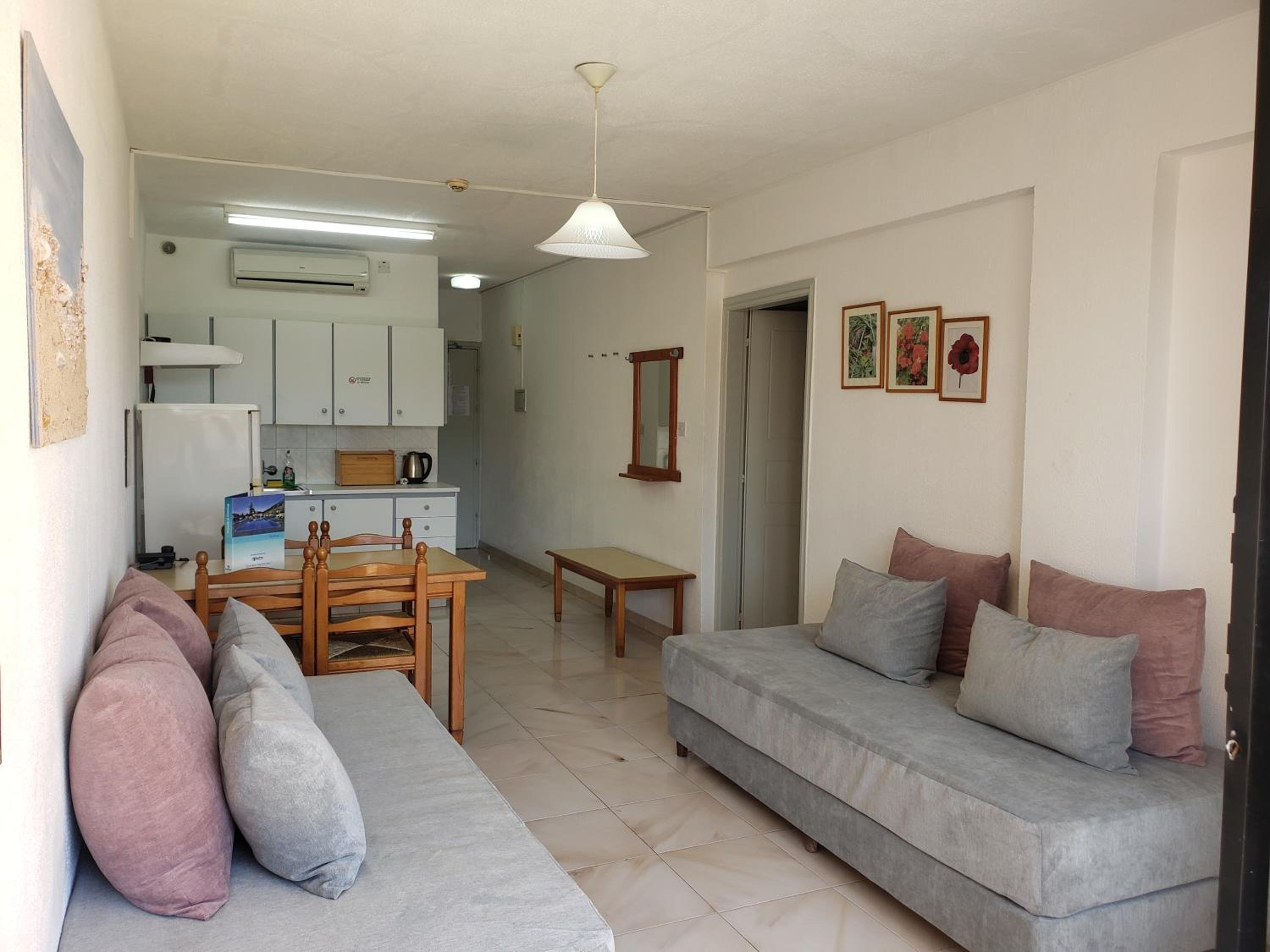 Фото Апартаменты Napa Prince Hotel