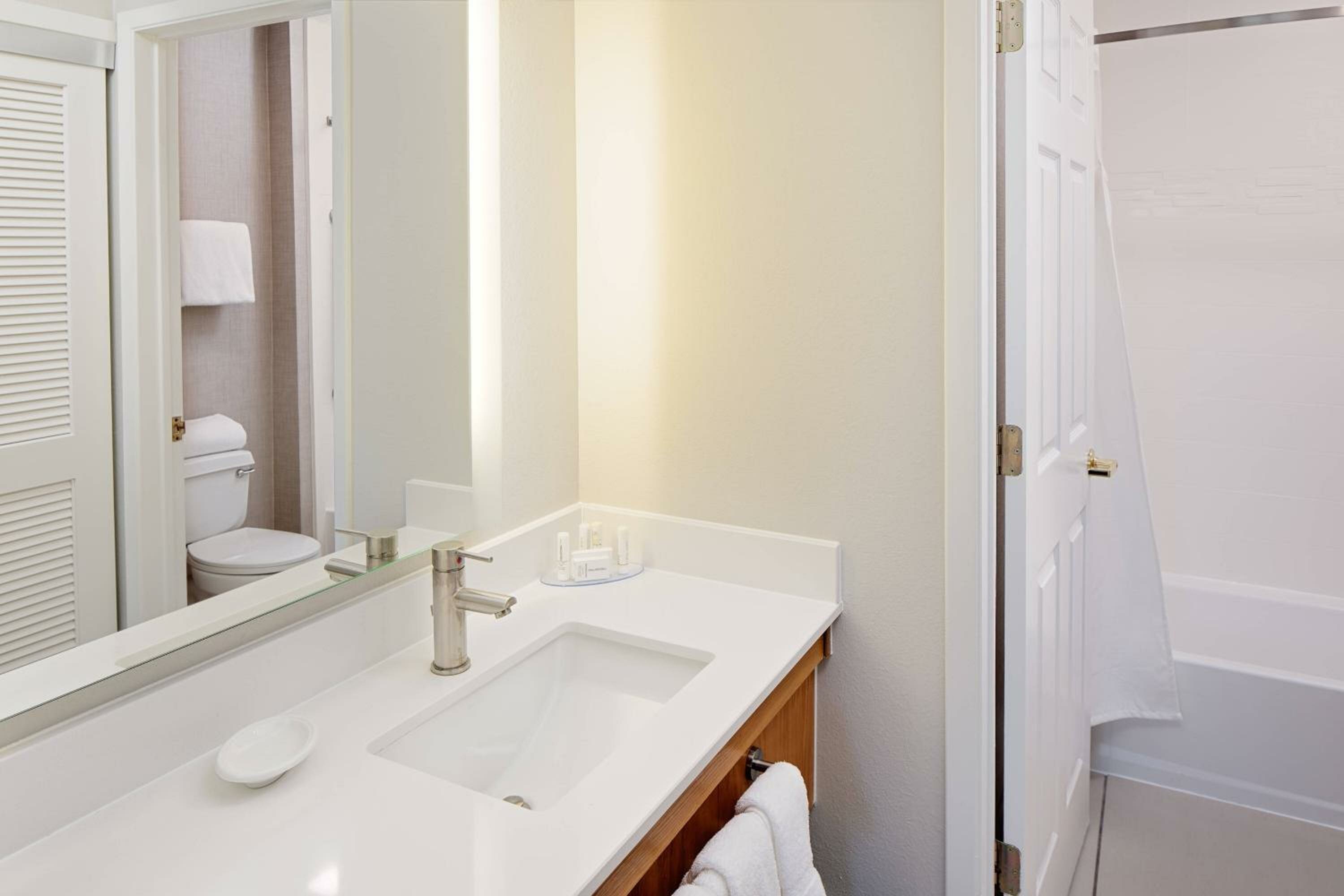 Фото Residence Inn by Marriott Arlington