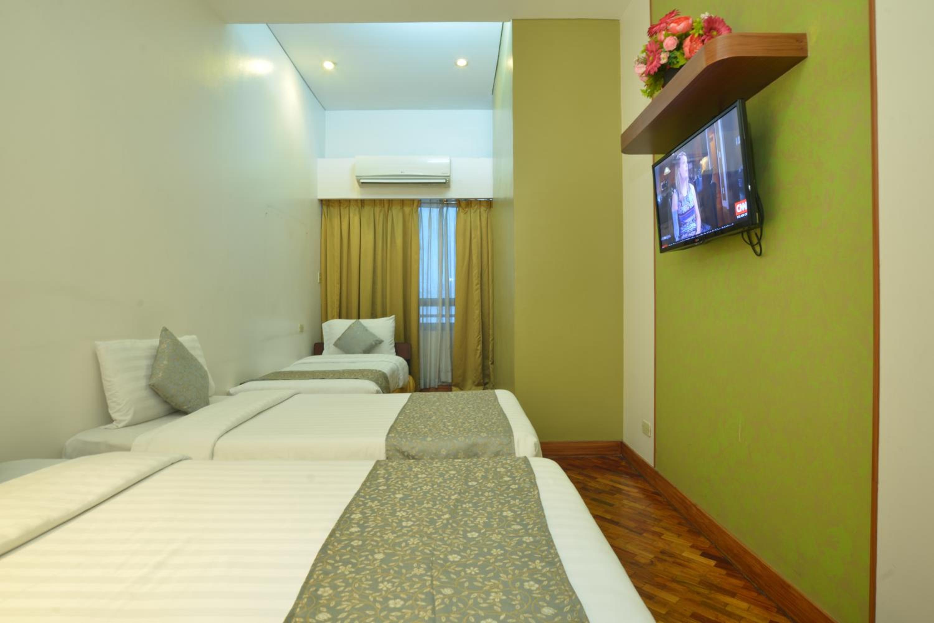 Фото The Malayan Plaza