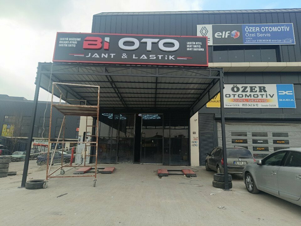 Collapse-convergence Bi Oto Jant & Lastik, Ankara, photo