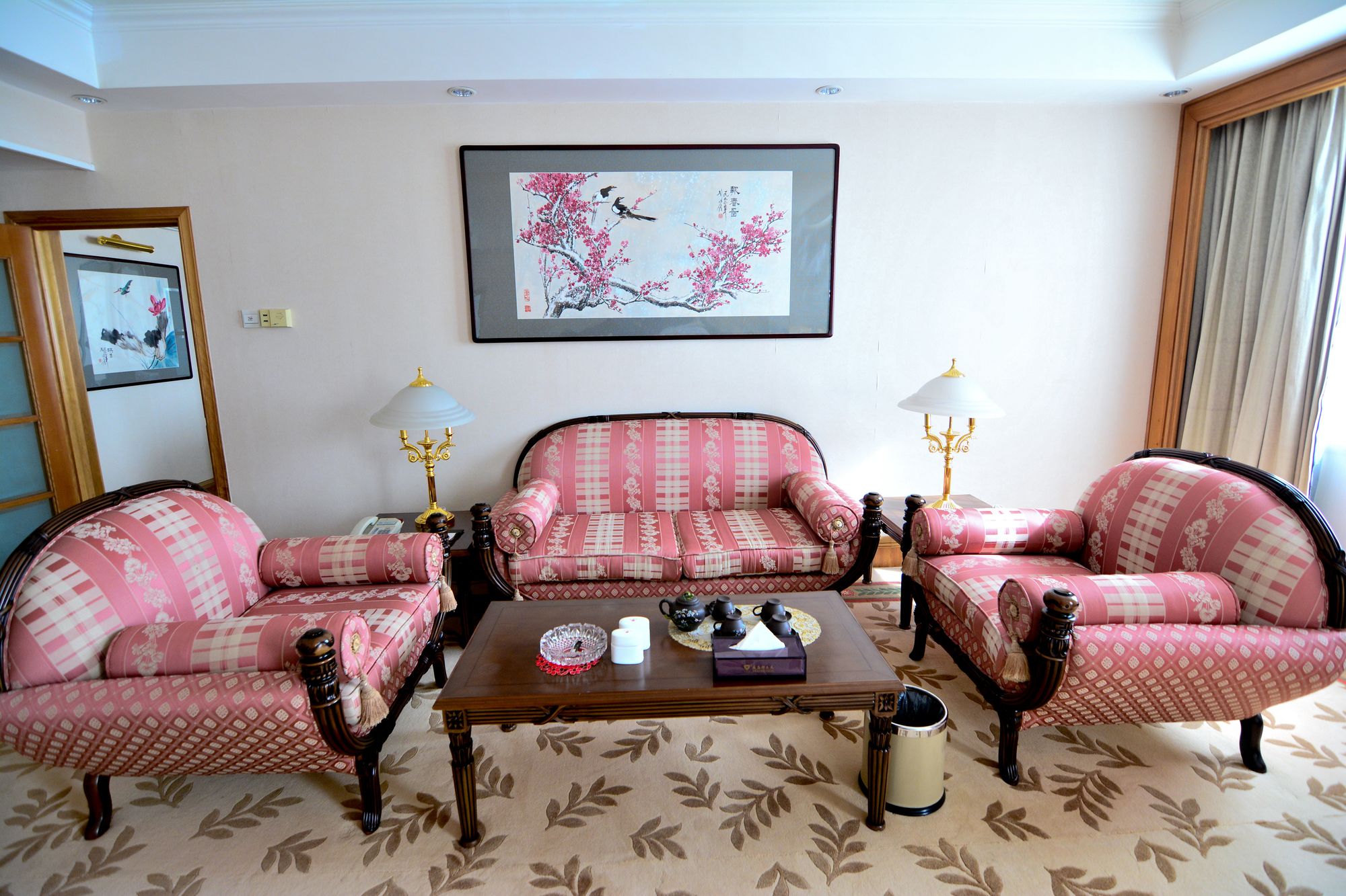 Фото Weihaiwei Hotel