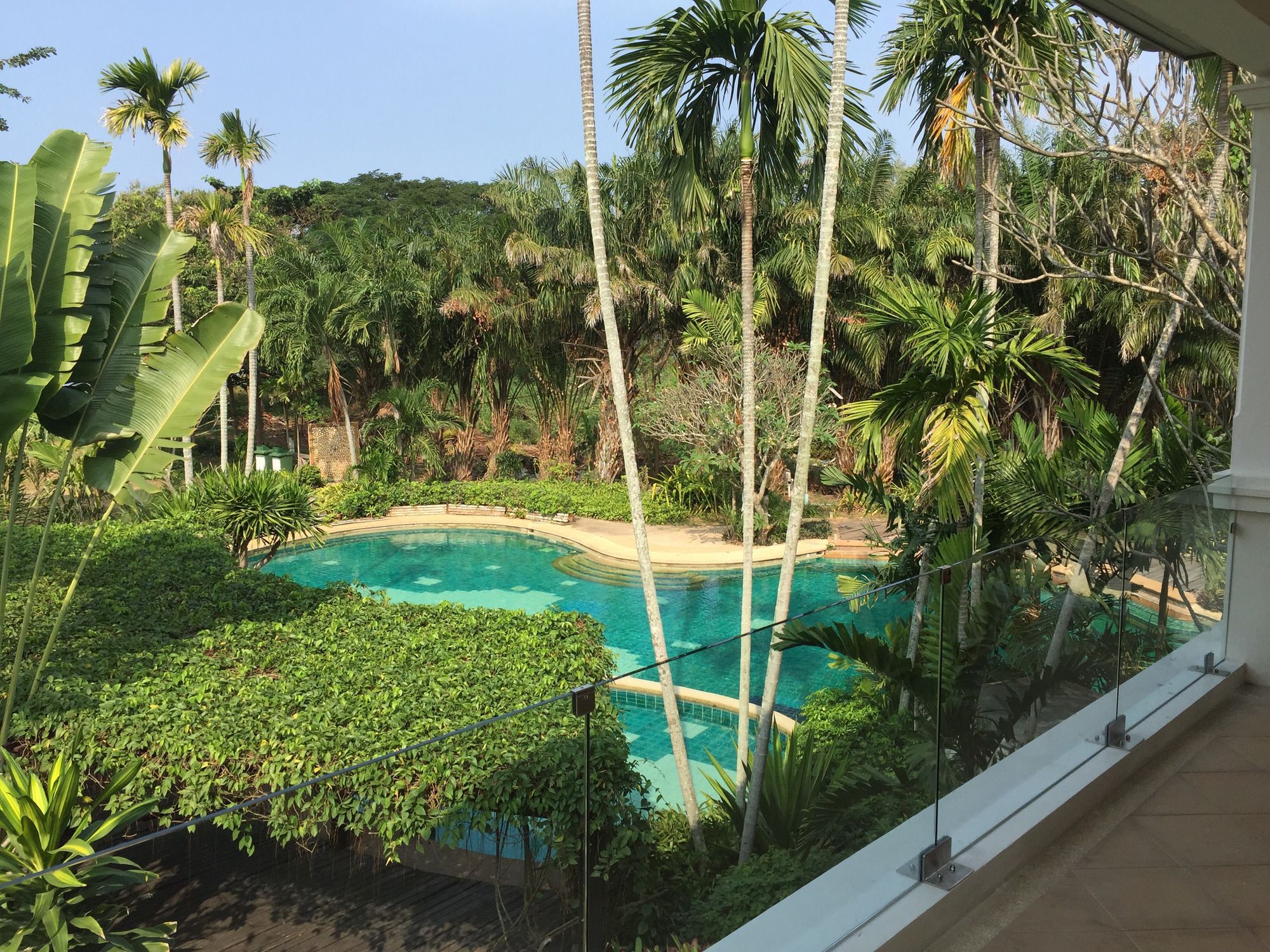 Фото Baan Dhewaran Beachfront Villa