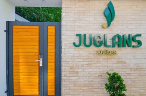 Гостиница Juglans Suites