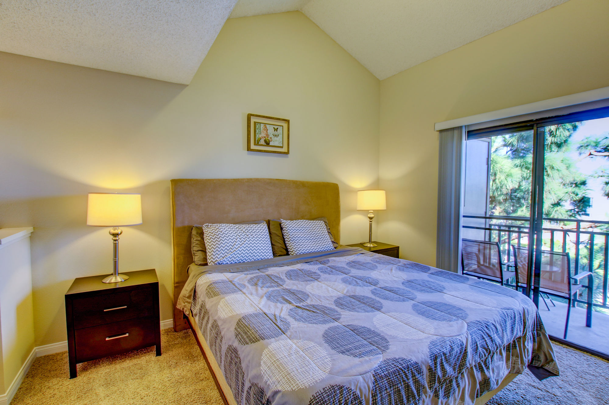 Фото Sunshine Suites at Hillcrest