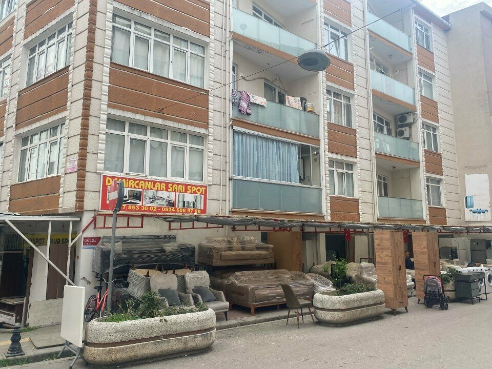 Thrift store Demircanlar Spot, Istanbul, photo