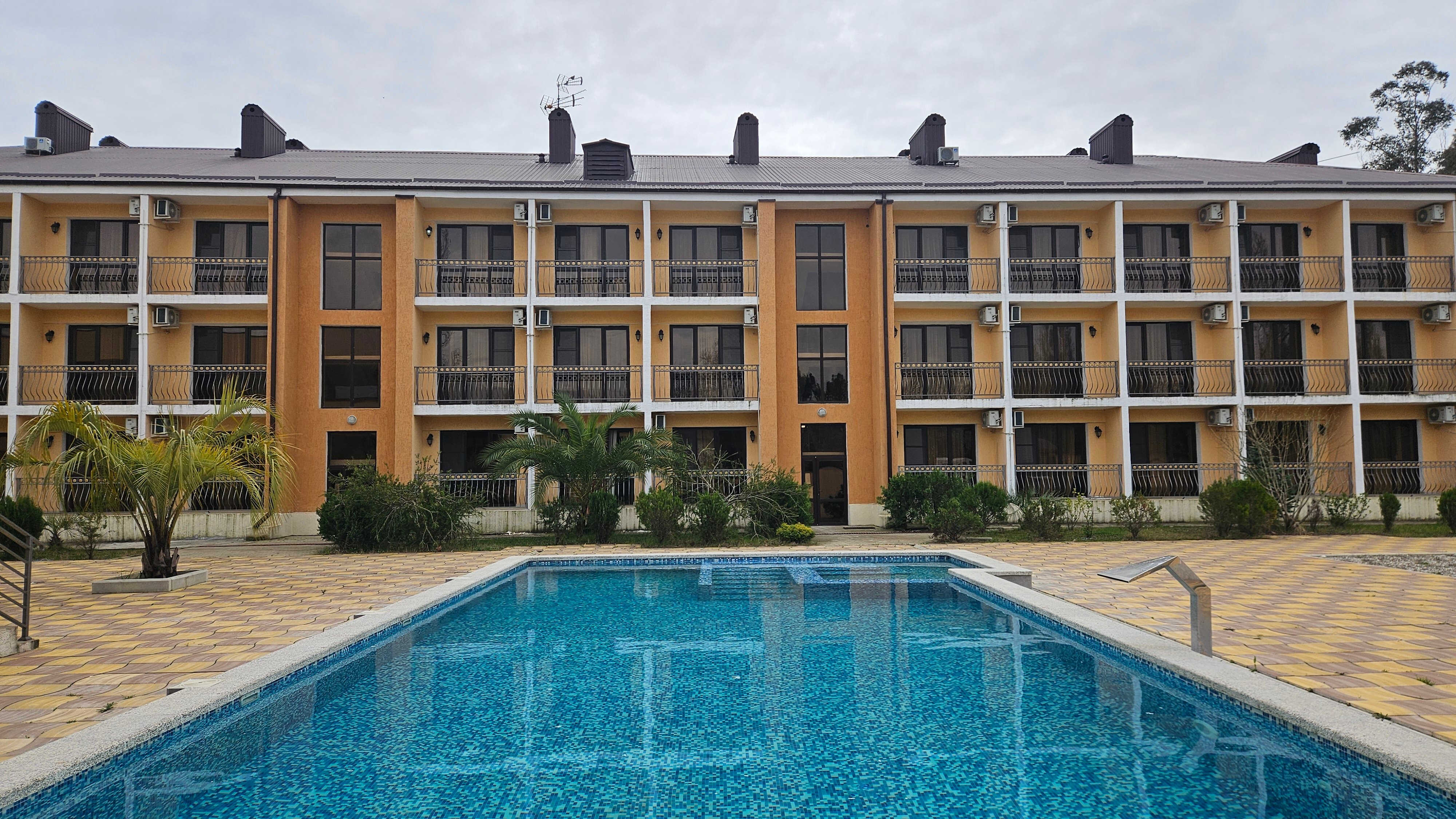 Фото отеля 1