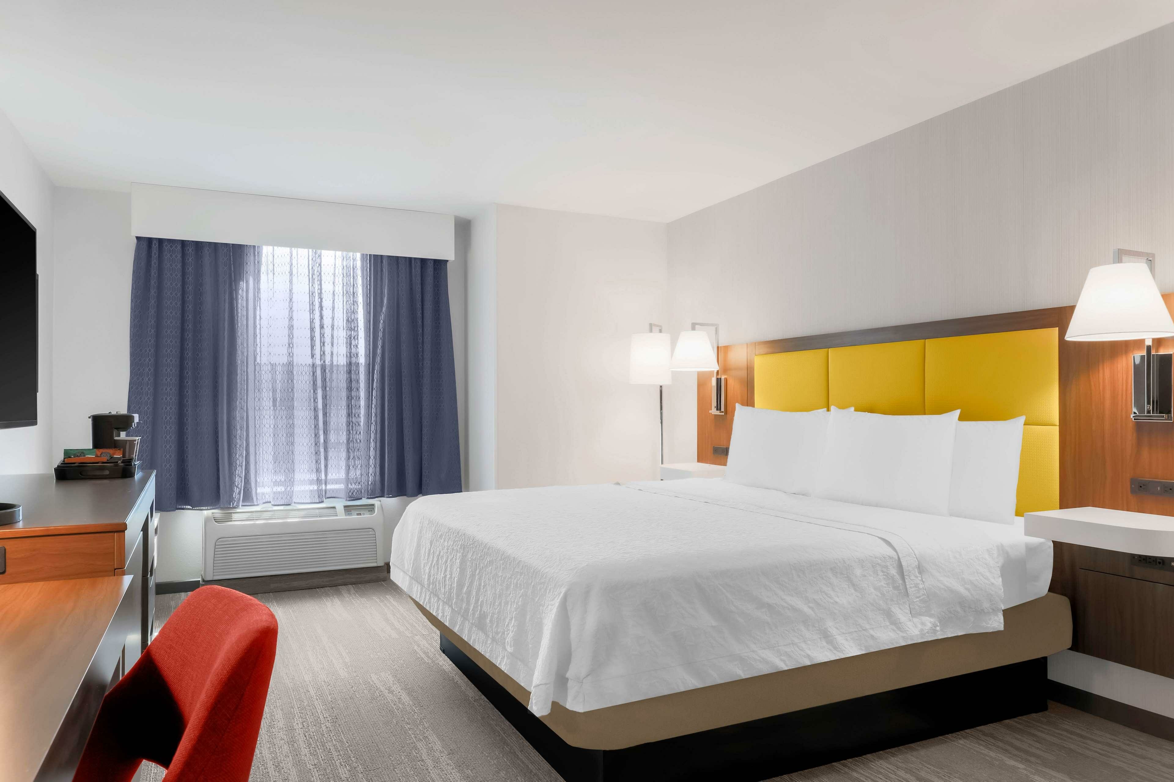 Фото Hampton Inn Silver Spring