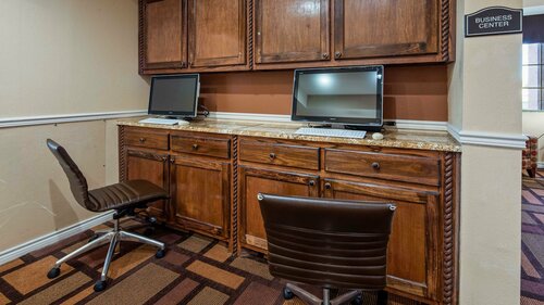 Гостиница Best Western Plus Lubbock Windsor Inn в Лаббоке