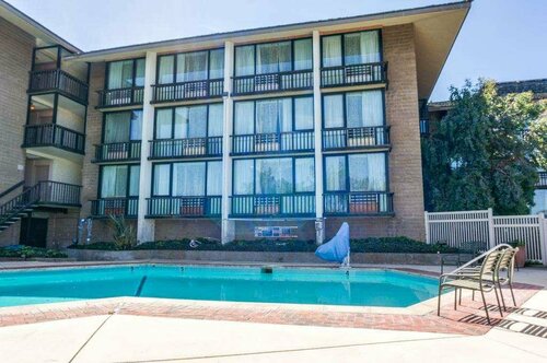 Гостиница Red Lion Hotel Monterey в Монтерее