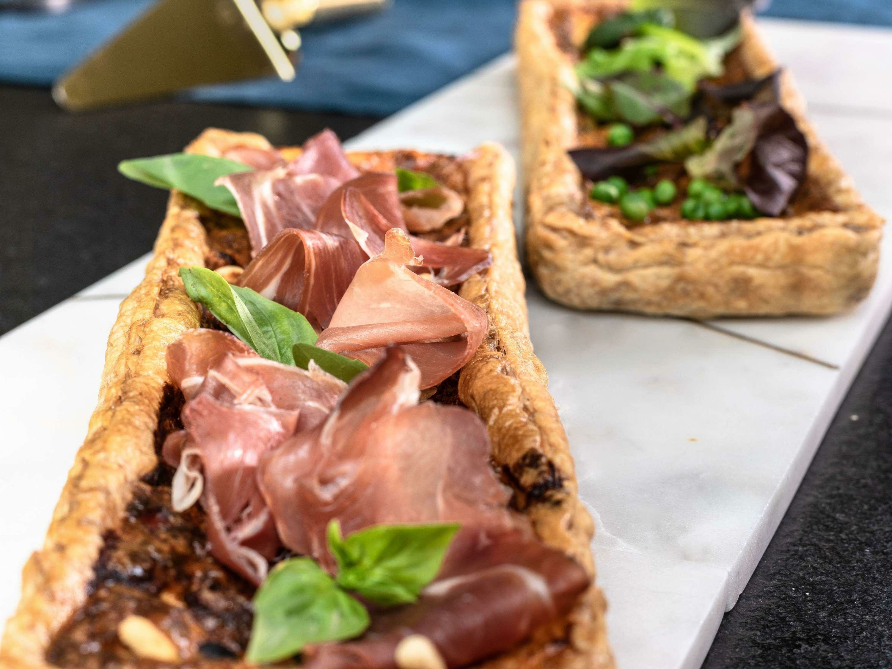 Фото Pacific Hotel Brisbane