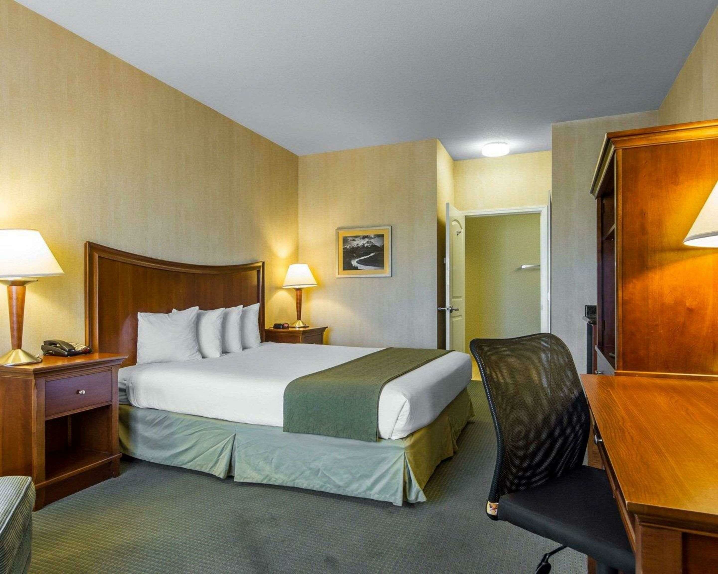 Фото Quality Inn & Suites