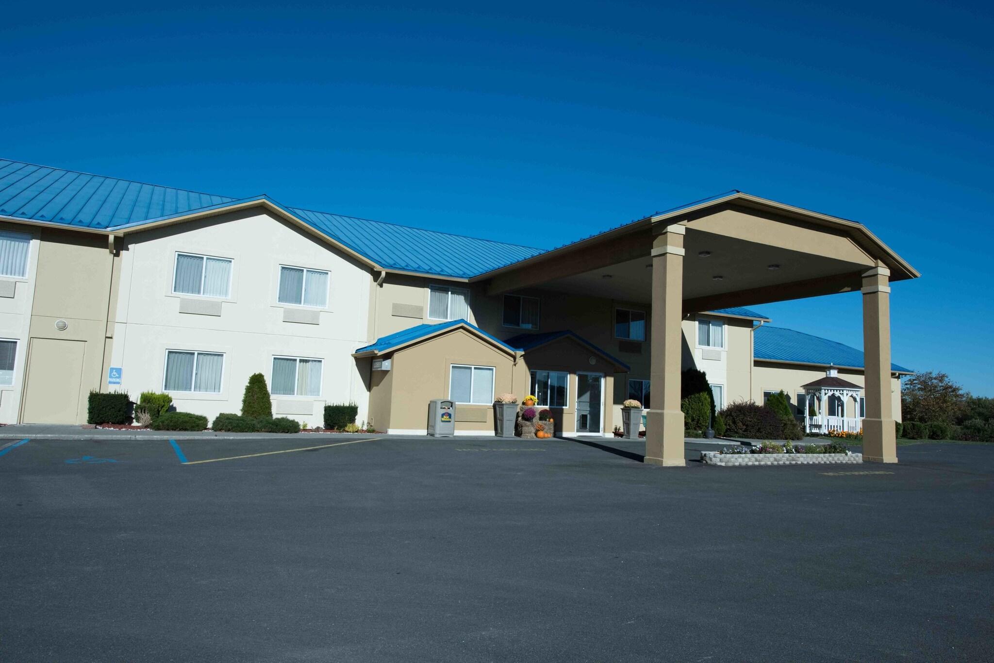 Фото Best Western New Baltimore Inn