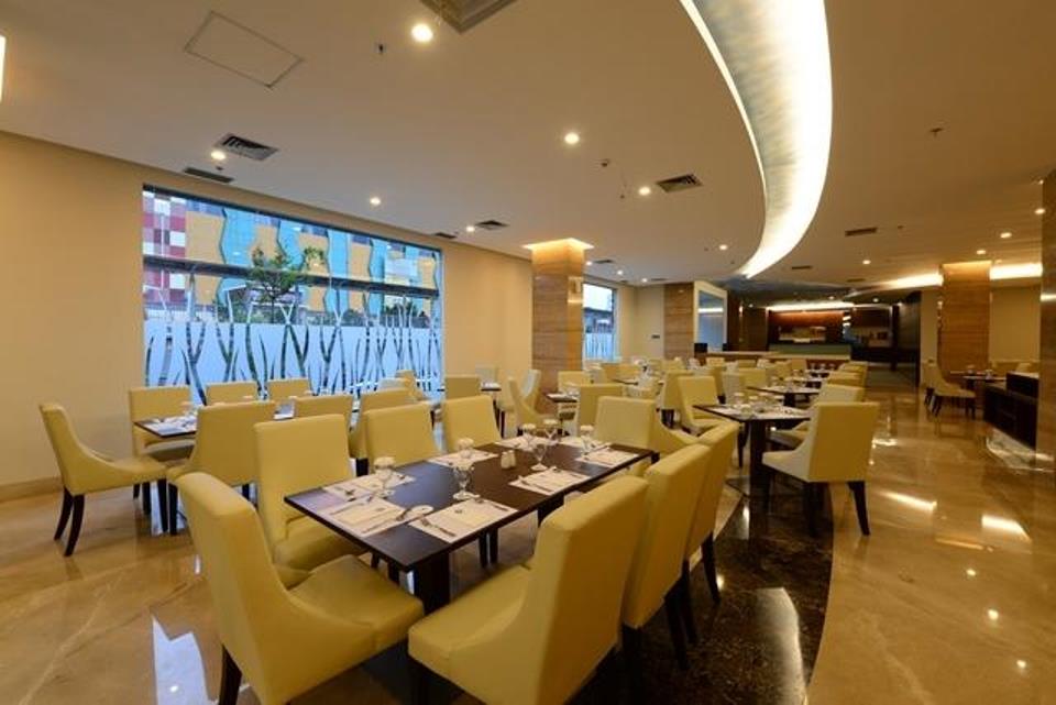 Фото The Falatehan Hotel