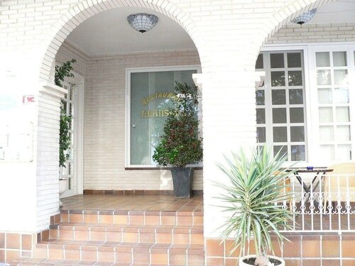 Гостиница Hotel Llansola