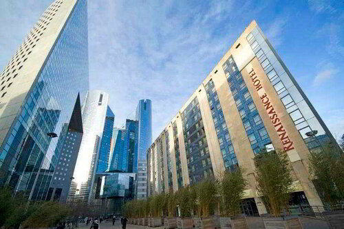 Гостиница Renaissance Paris La Defense в Курбевуа