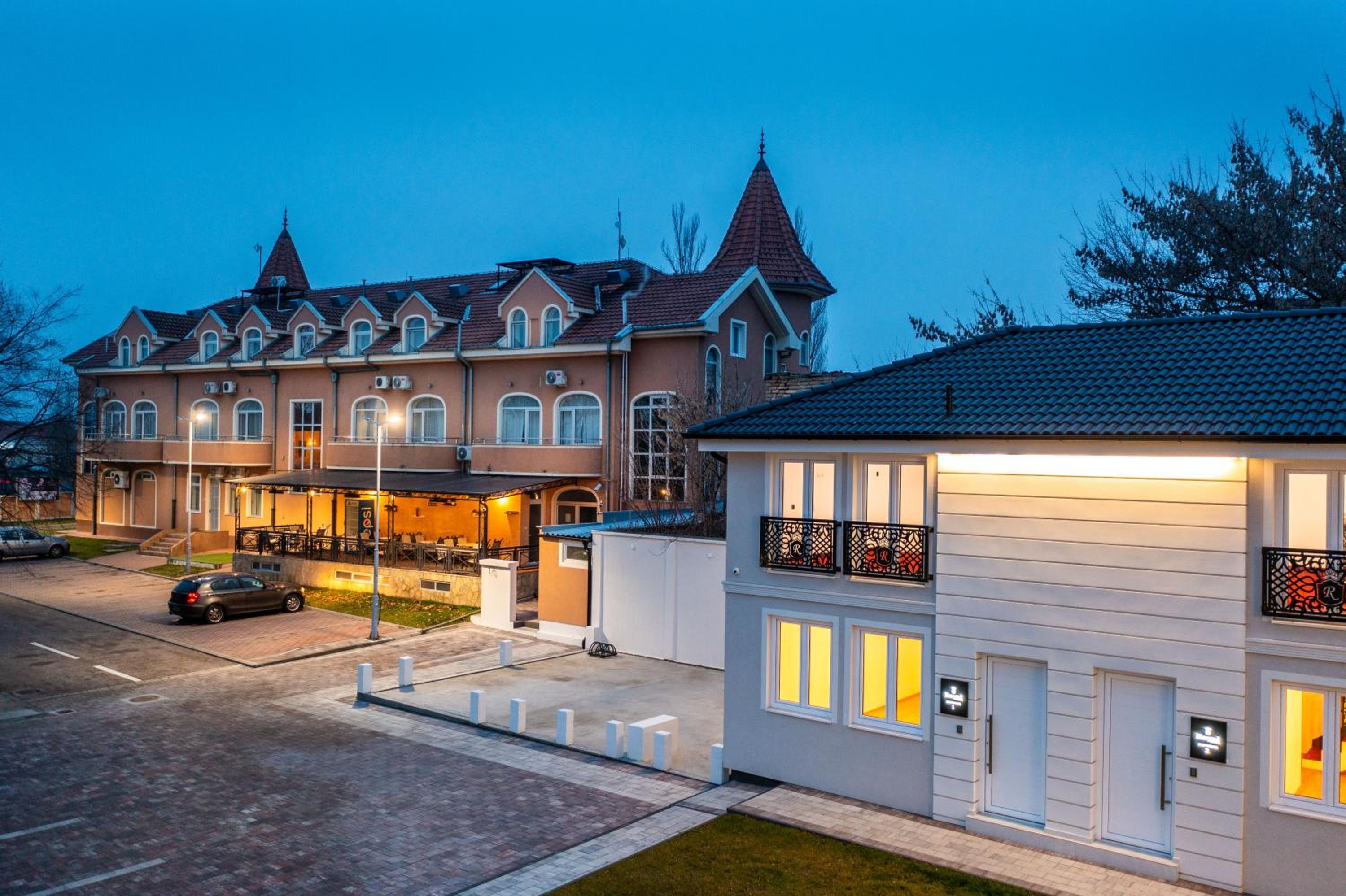 Фото Hotel Garni Royal Crown