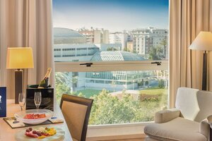 Гостиница Sh Valencia Palace Hotel