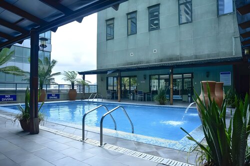 Гостиница Harbour View Suites в Дар-эс-Саламе