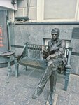 Ф.М. Достоевский на скамейке (Vozdvizhenka Street, 1), monumento, memorial
