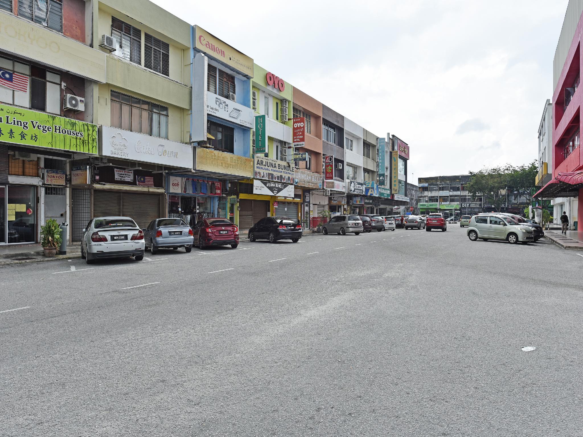 Фото Oyo 90553 Hotel 24 Seven