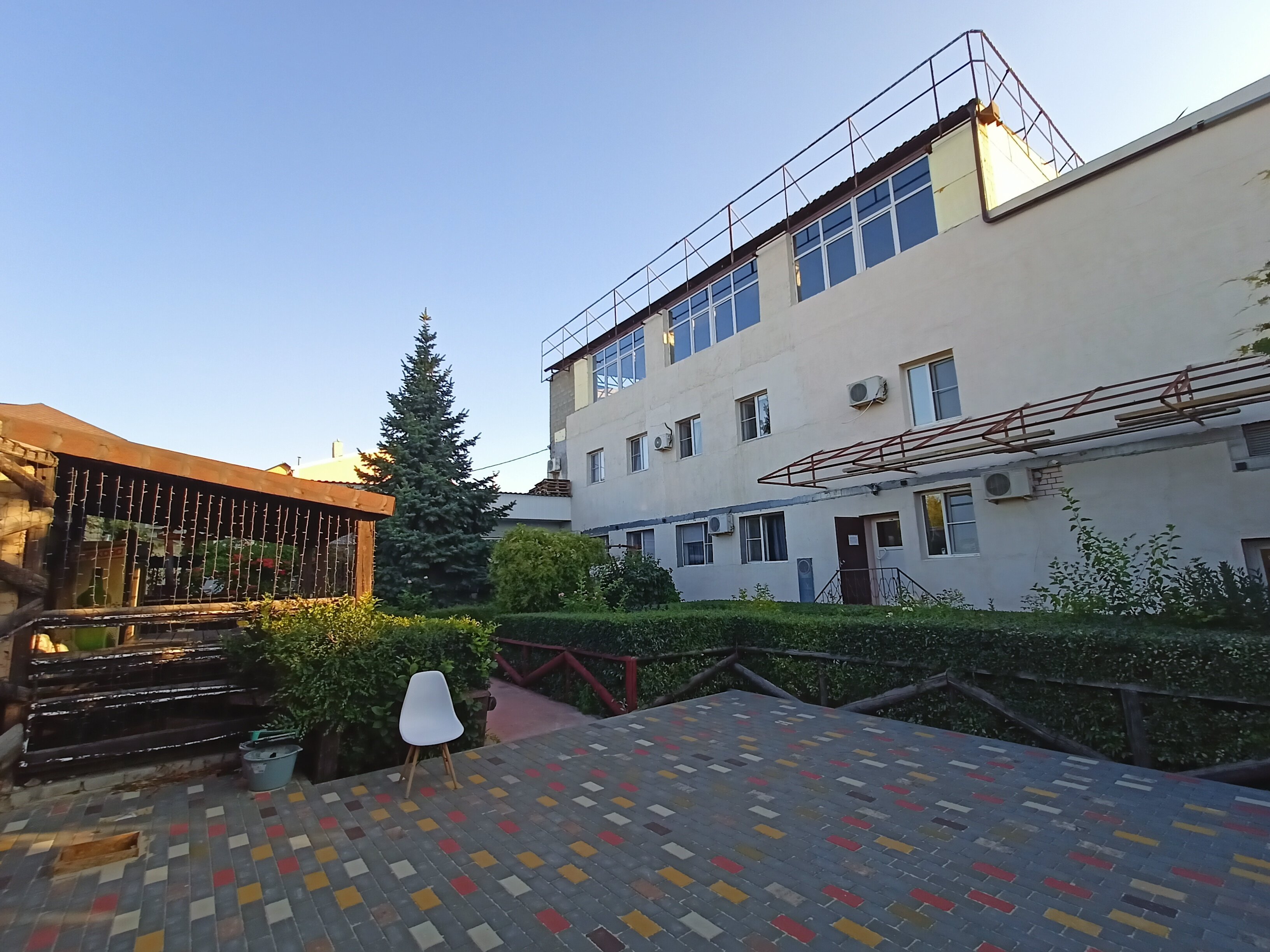 Фото отеля 2