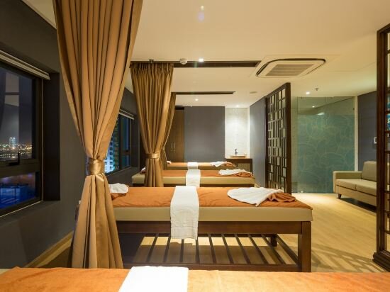 Фото Val Soleil Hotel