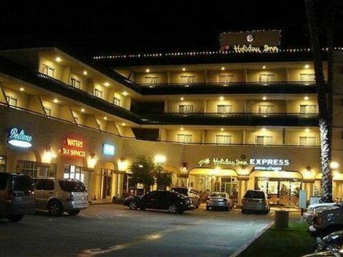 Гостиница Holiday Inn Express & Suites Pasadena - Los Angeles в Пасадене