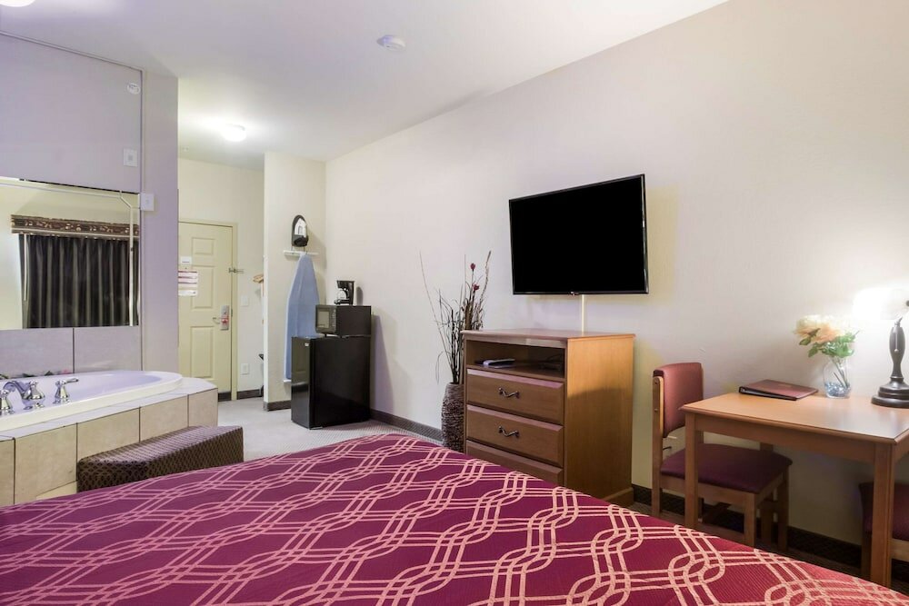 Фото Econo Lodge Inn & Suites Rockmart