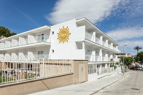 Внешний вид отеля Hotel Tora в Кальвии, фото 3