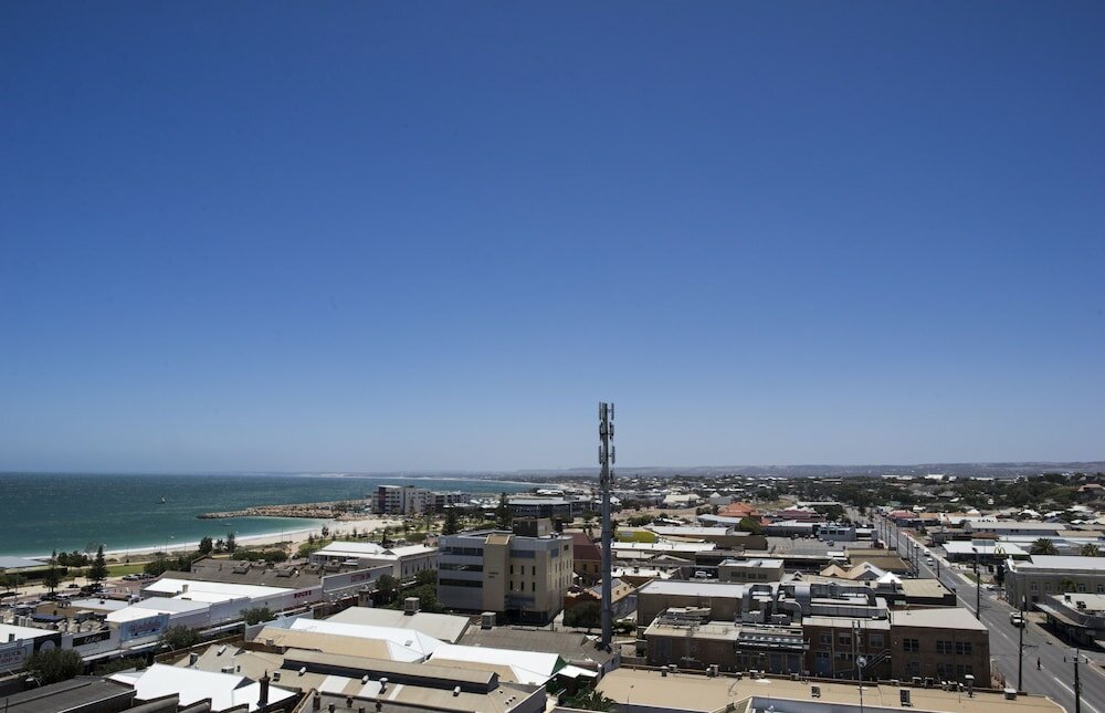 Фото The Gerald Apartment Hotel