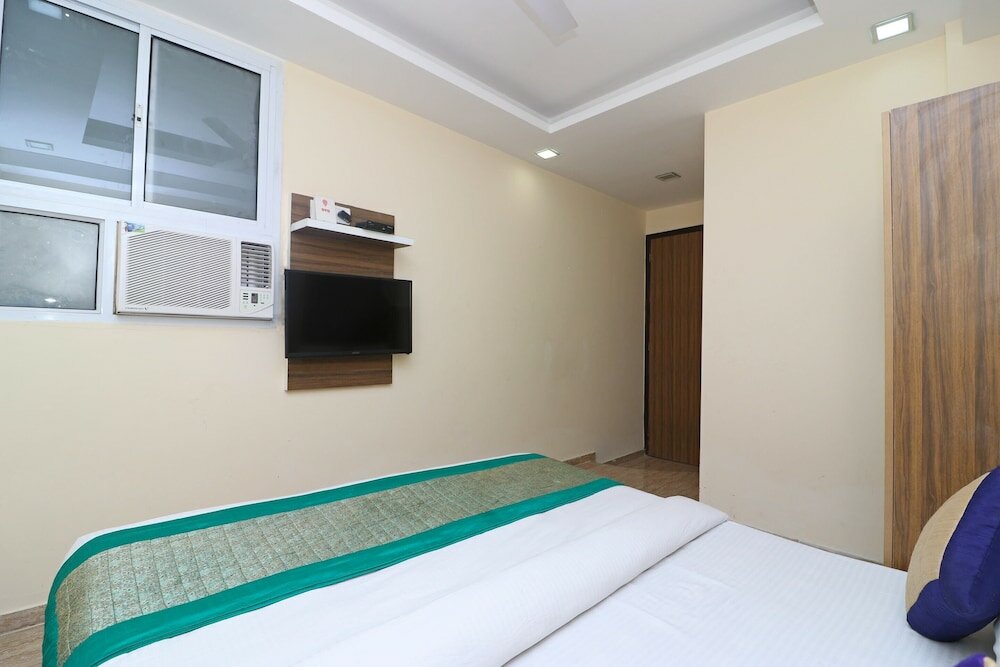 Фото Oyo 10795 Hotel Rs Residency