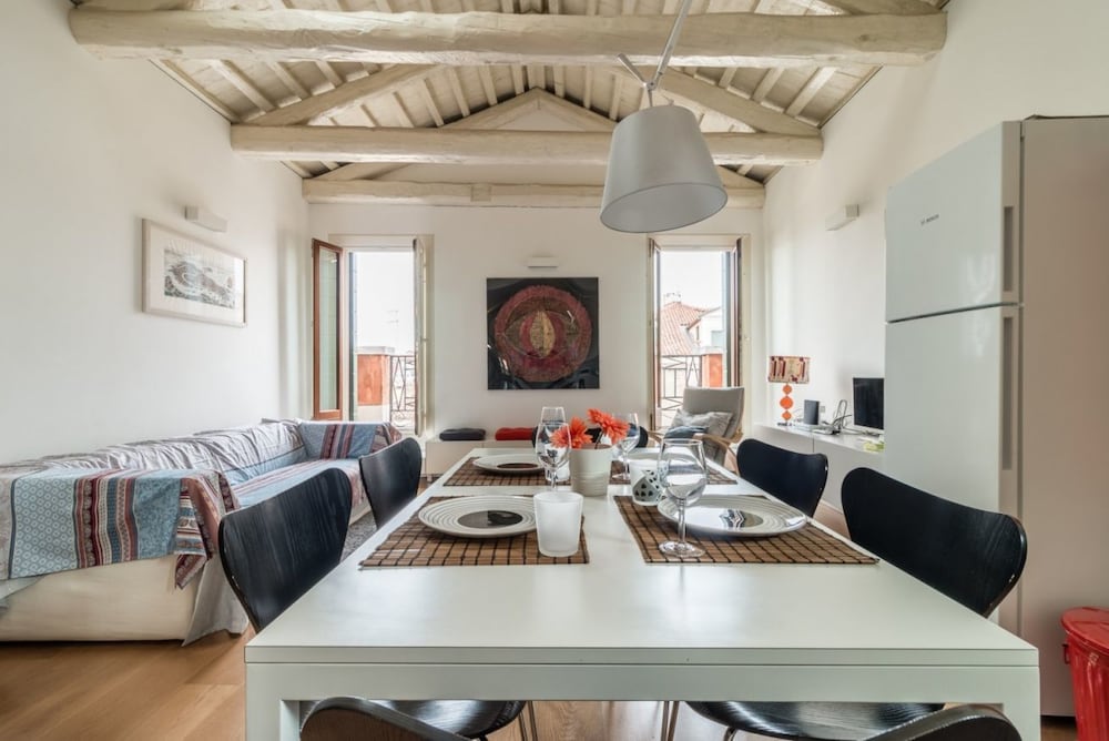 Фото Carmini Canal View and Balcony with Lift