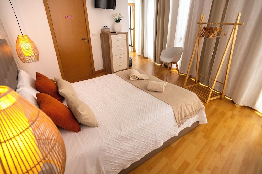 Фото Central Guest House