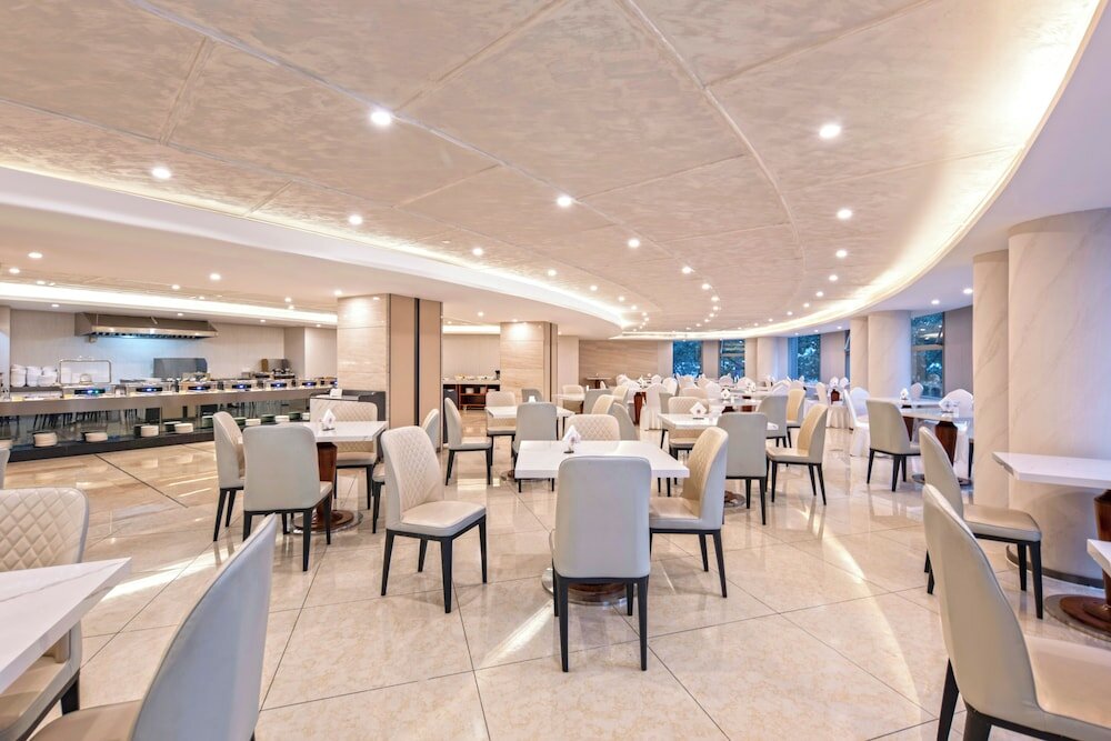 Фото Regal Jinfeng Hotel