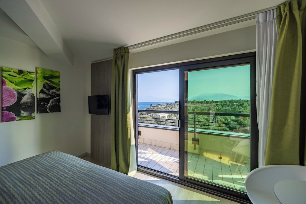 Фото Hotel Ideal