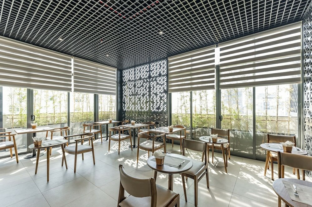 Фото Thanh Long Tra Khuc Hotel