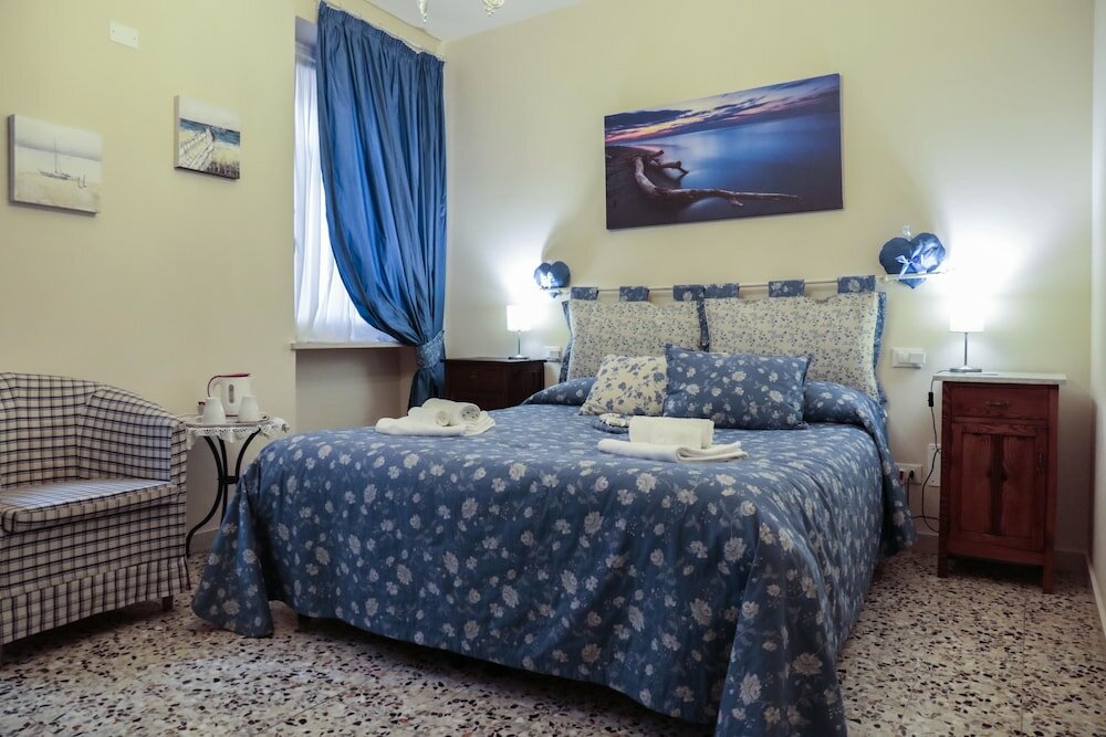 Фото Le Finestre Sul Borgo Rooms