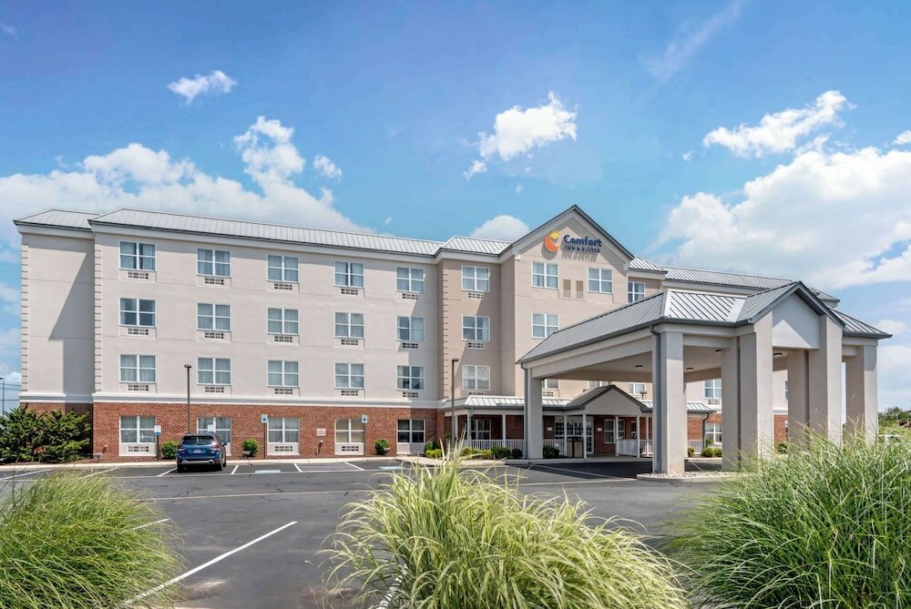 Фото Comfort Inn & Suites