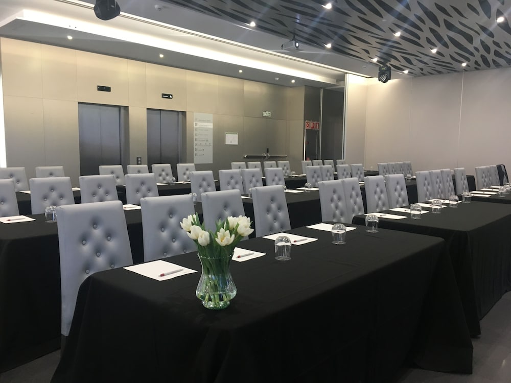 Фото Hotel SPA Ciudad de Binefar