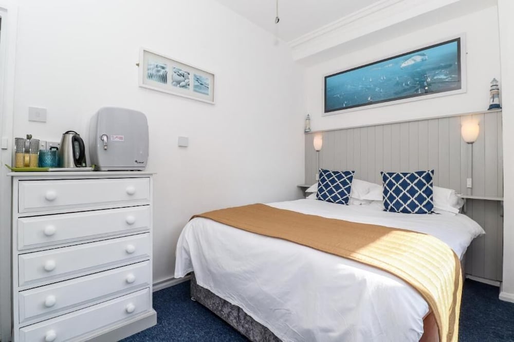 Фото The New England