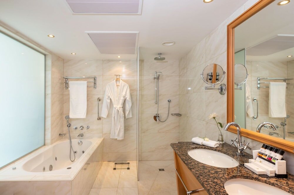 Фото Constantinou Bros Athena Royal Beach Hotel