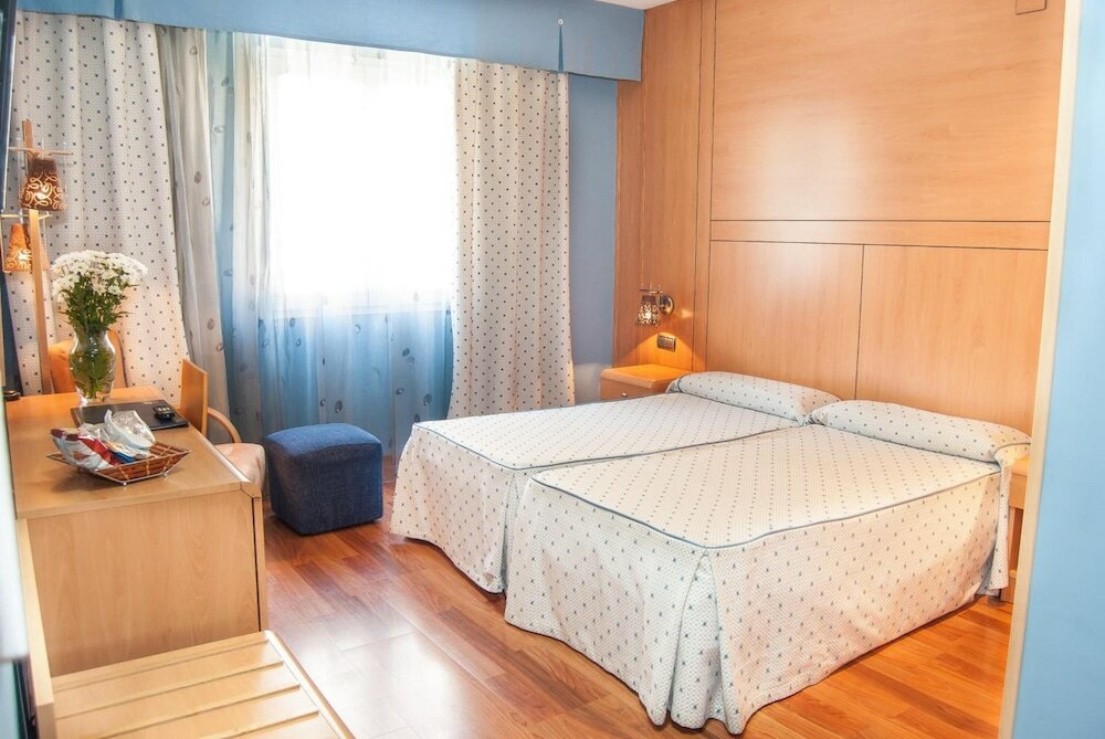 Фото Hotel Reino de Granada