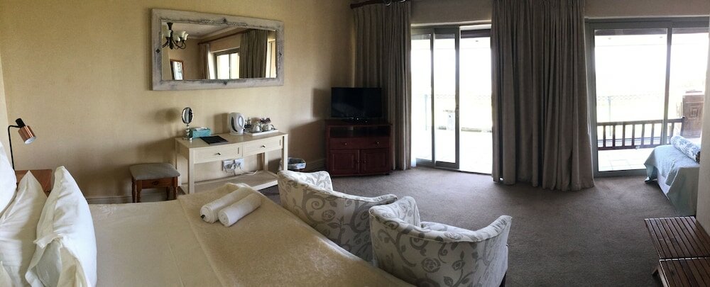 Фото On the Cliff Guest House