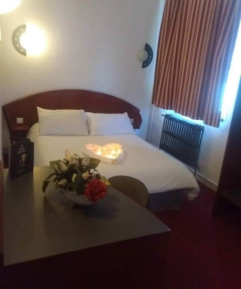 Фото Hôtel le Clémenceau