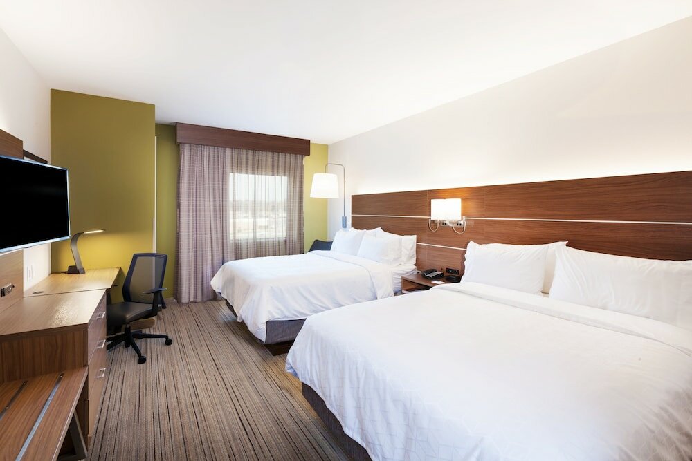 Фото Holiday Inn Express & Suites Lenexa - Overland Park Area, an Ihg Hotel