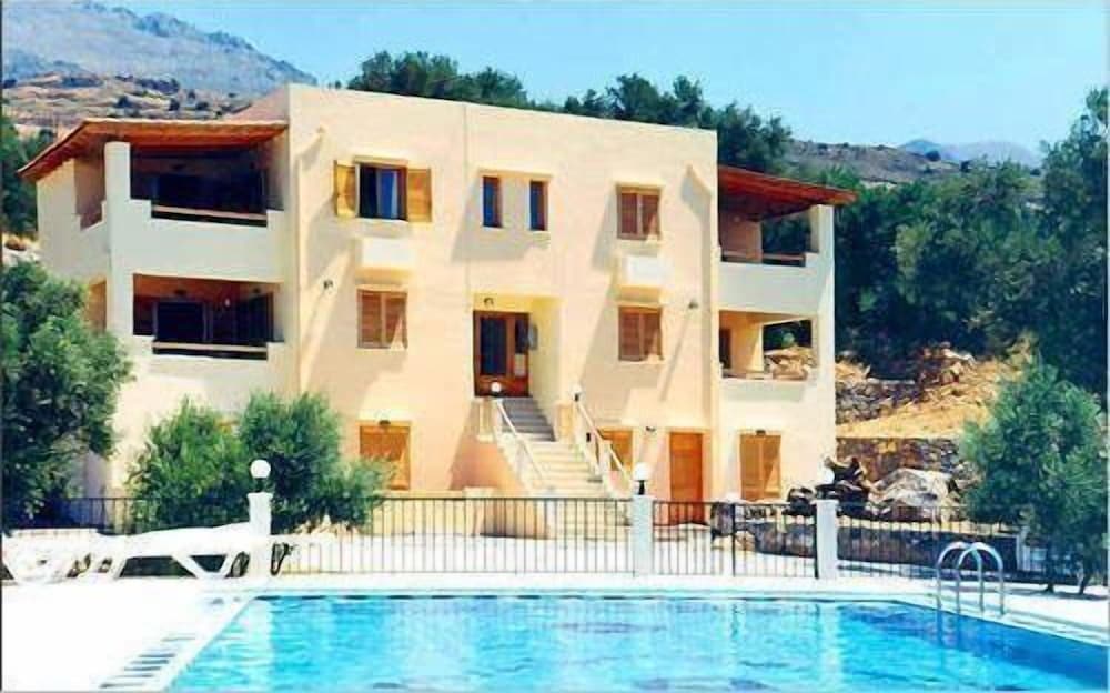 Фото Phoenix Apartments