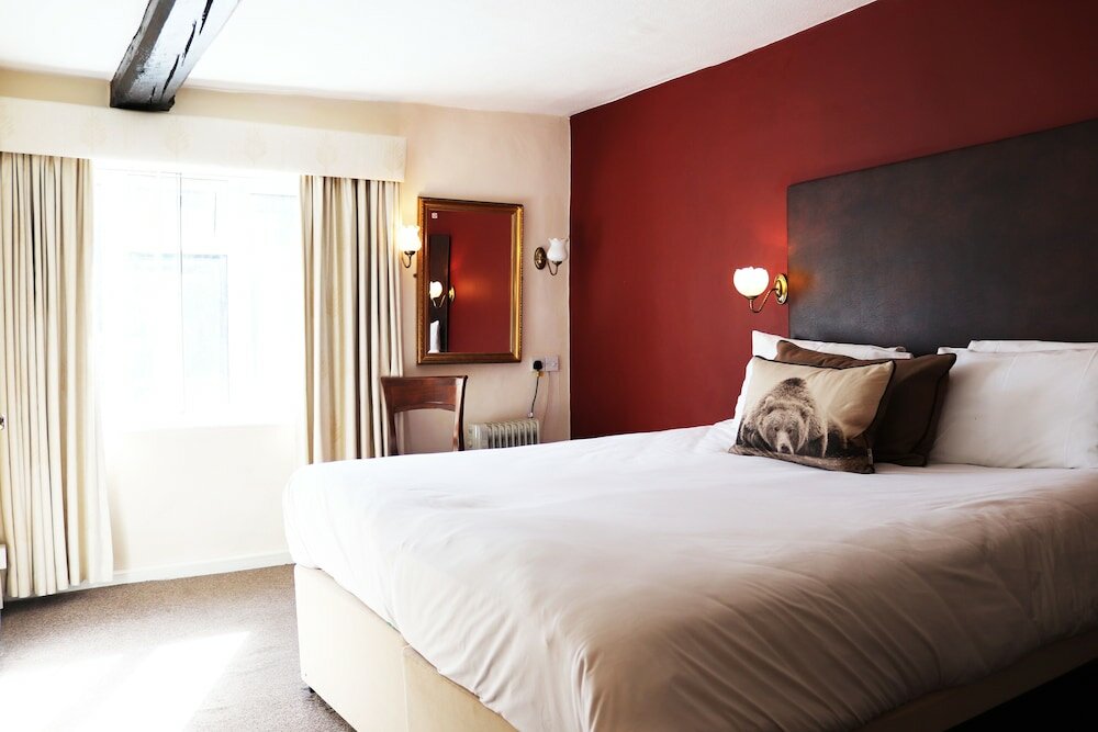 Фото Shillingford Bridge Hotel