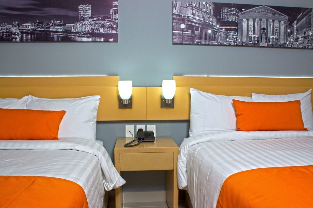 Фото отеля 2