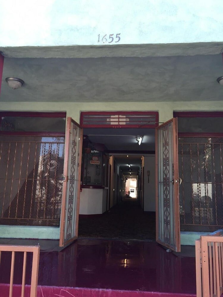 Фото Hollywood Roxy Hotel