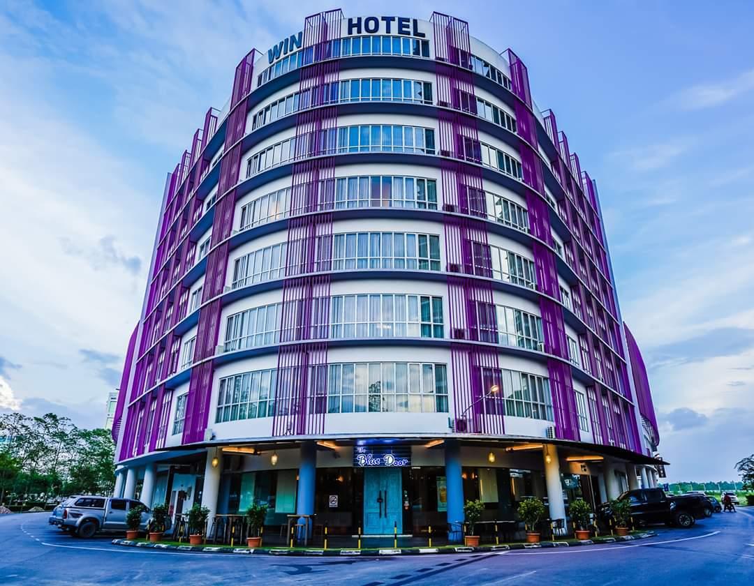 Фото отеля 1